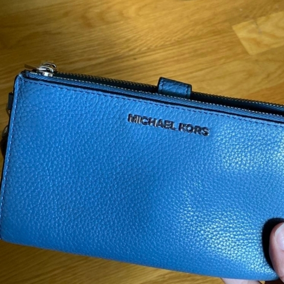 Michael Kors Wallet - Picture 2 of 5